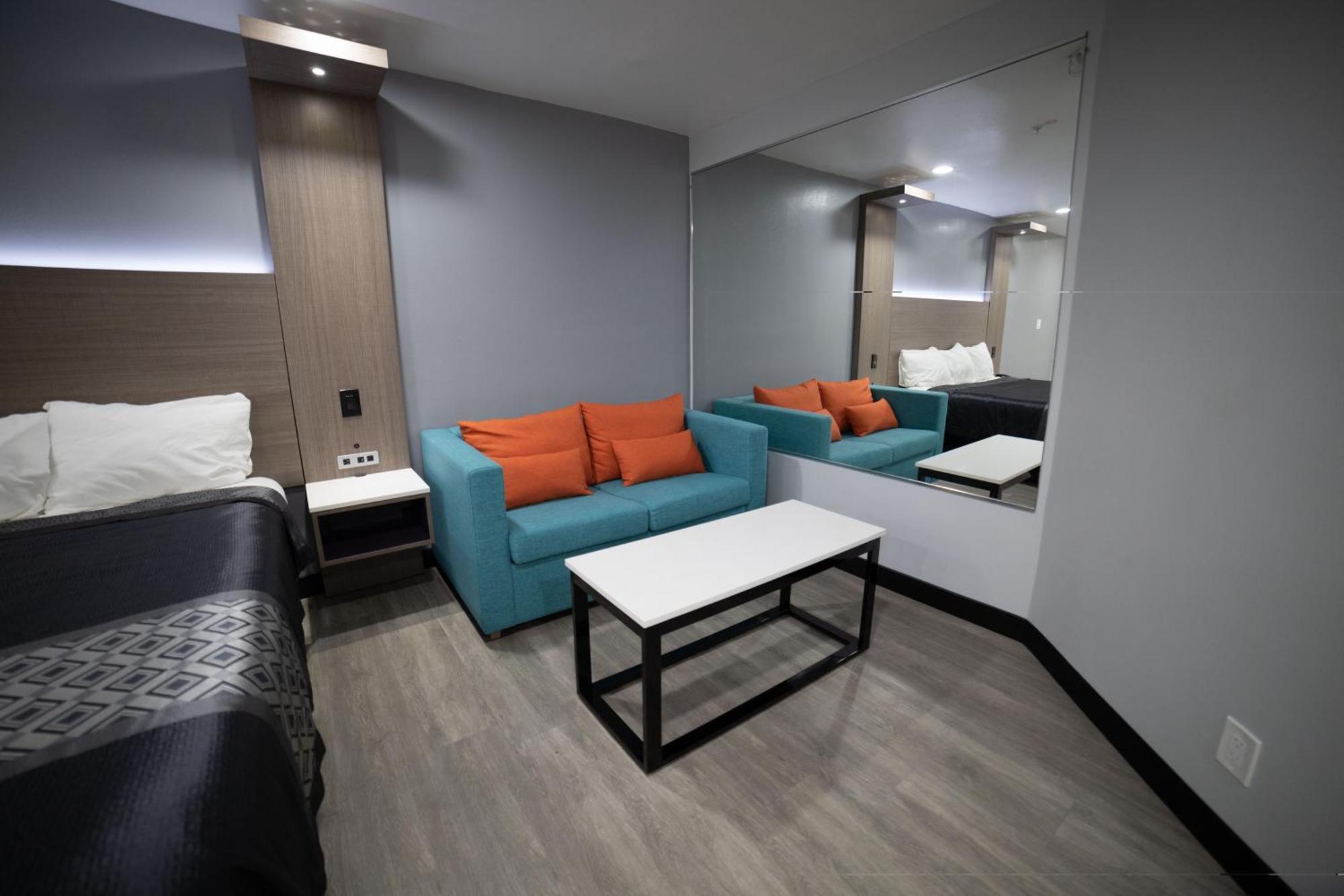 Express Inn & Suites Ontario Airport Exteriör bild