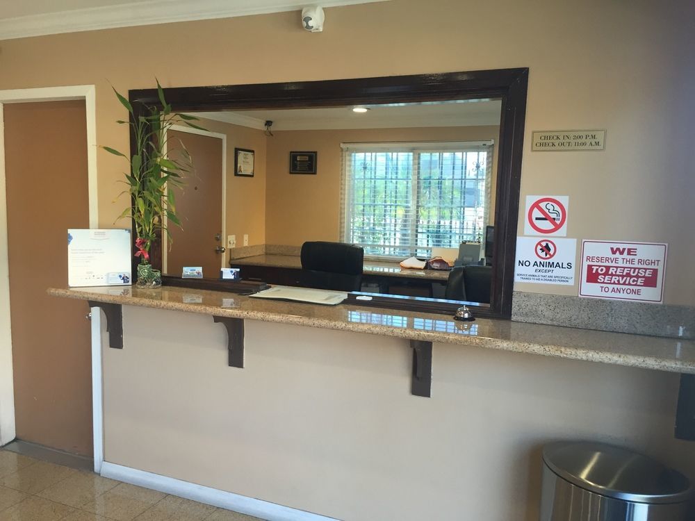 Express Inn & Suites Ontario Airport Exteriör bild