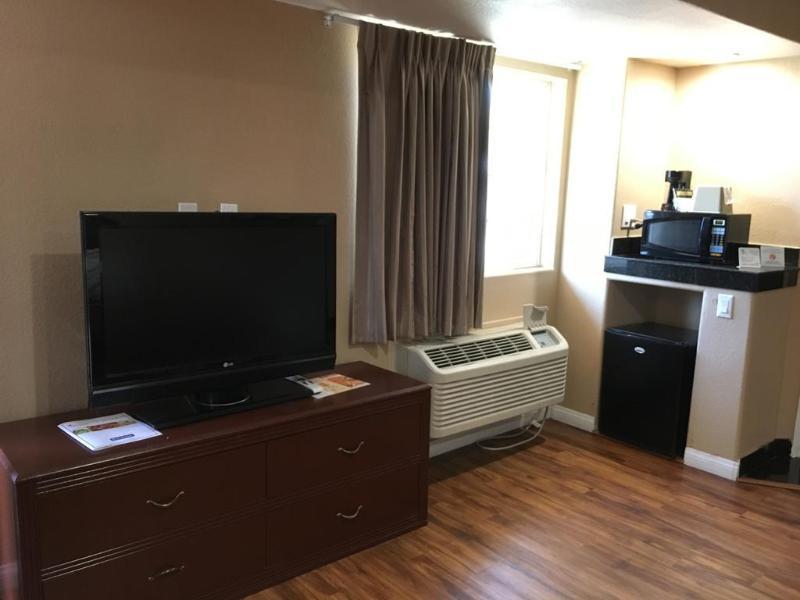 Express Inn & Suites Ontario Airport Exteriör bild